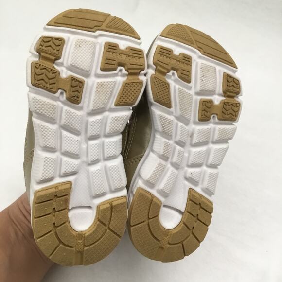 Tsukihoshi Shoes Toddler, GOLD HONEY, SIZE 7.5, HIGH TOP strap close - Picture 6 of 9